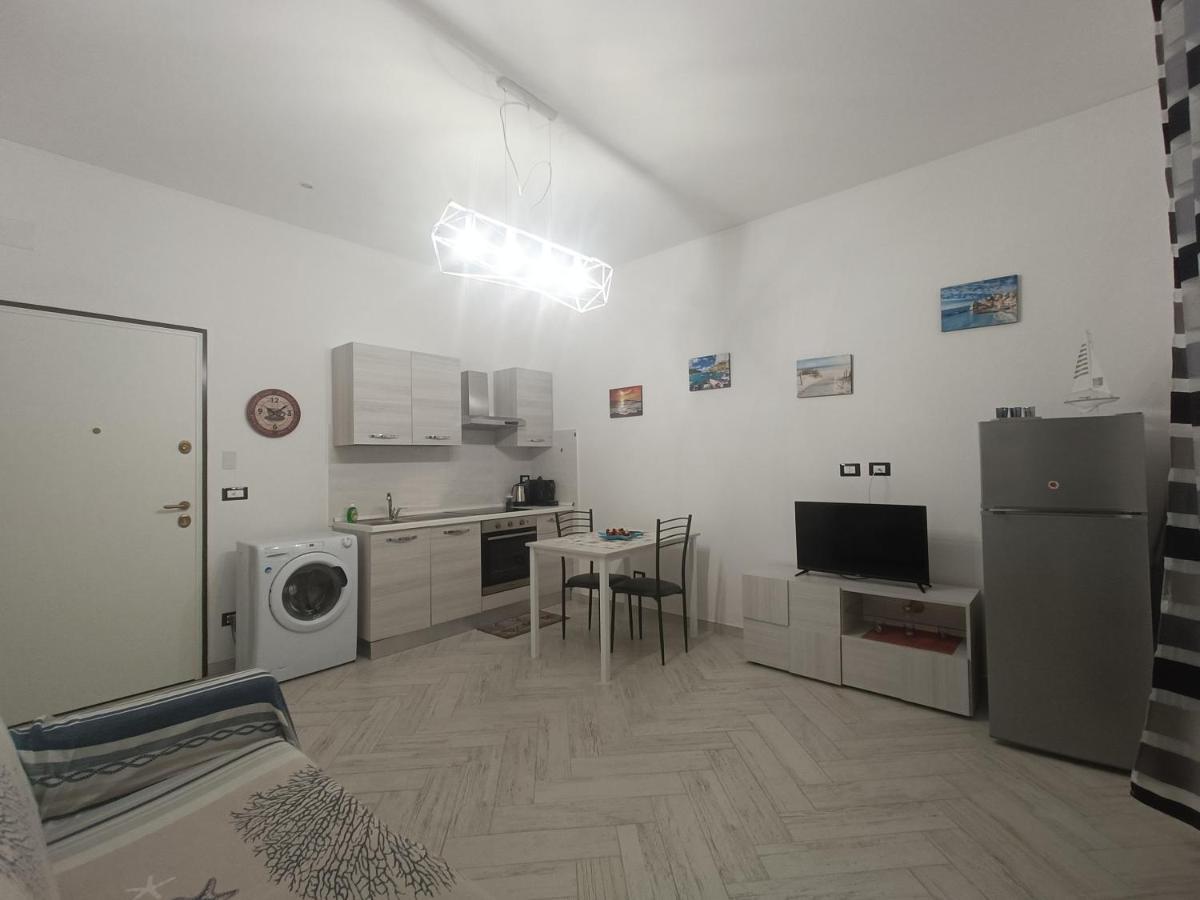 Casa Vacanze Via Nizza 57 Zinola-Wifi Савона Экстерьер фото