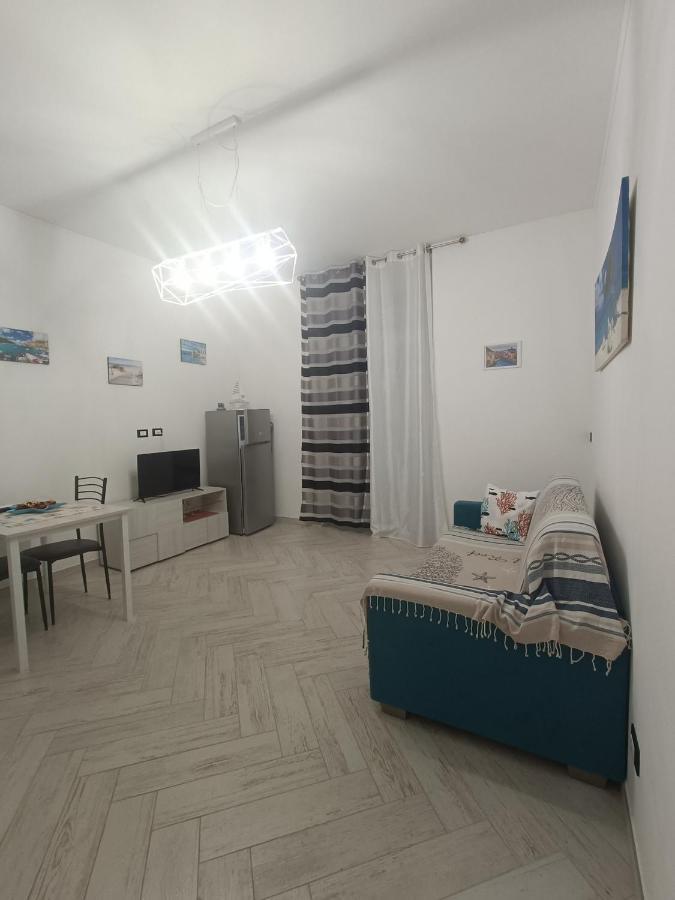 Casa Vacanze Via Nizza 57 Zinola-Wifi Савона Экстерьер фото