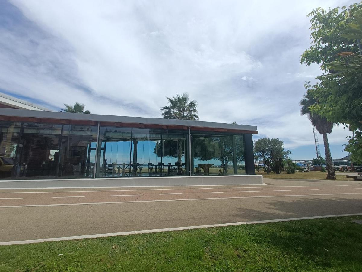 Casa Vacanze Via Nizza 57 Zinola-Wifi Савона Экстерьер фото